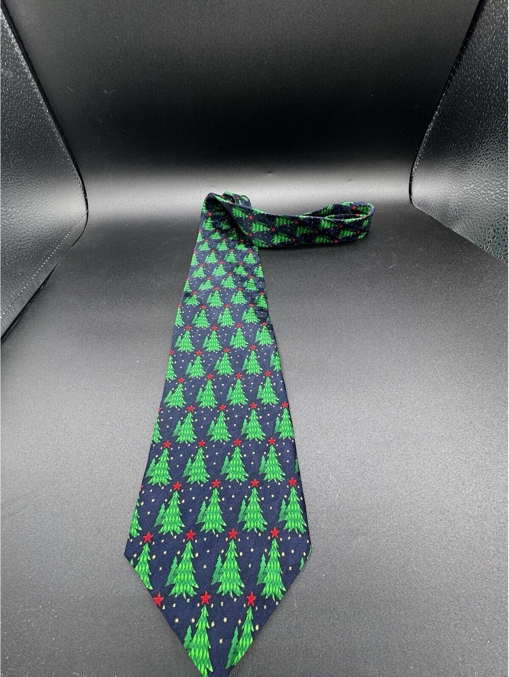 Hallmark Holiday Traditions MMG Silk Christmas Tree Tie Navy USA 55x4 Novelty